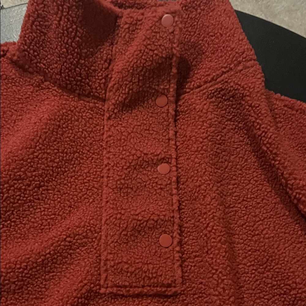 😻PLUS SIZE Rust colored Fleece Pullover with Button Collar - Picture 7 of 14